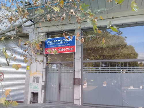 Imagen 3 de 20 de Local En Caseros 1717, Muy Vistoso, Casi 700 M2. Mixtura 4 Venta Con Renta