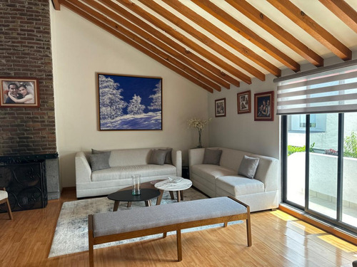 Casa En Venta En Metepec, Amplió Jardín, Fraccionamiento Con Vigilancia 24 Hrs A 45 Min De Sta Fe.