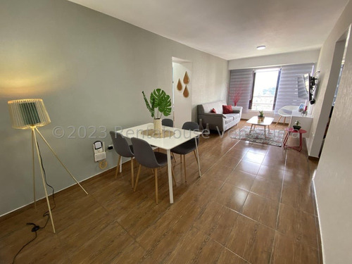 Venta De Impecable Apartamento En Lomas Del Ávila Mls #24-5655