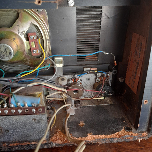 Imagem 6 de 8 de Rádio Antigo Semp Madeira Sem Funcionar Decorativo