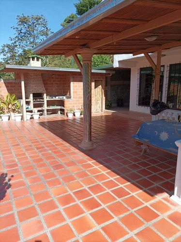 Imagen 3 de 16 de Se Vende Hermosa Casa Remodelada Urb Los Duraznos Los Teques.
