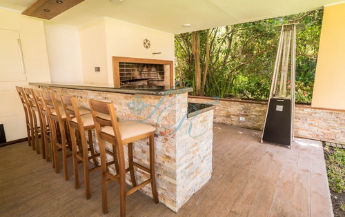 Exclusiva Residencia En Mansa- Ref: 360