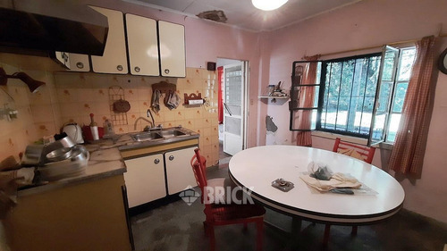 Casa Tipo Chalet Colonial En Espect Lote De 20x35.35 Mts - 707 M2 De Lote Gran Parque Arbolado