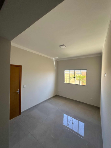 Vendo Casa Casa Com 03 Quartos Sendo Uma Suíte