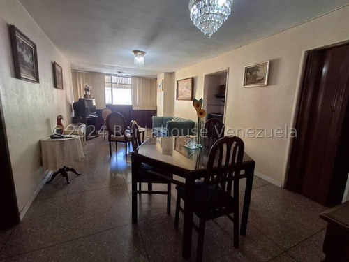 Apartamento En Venta En Urb. El Centro #25-14456 Rm