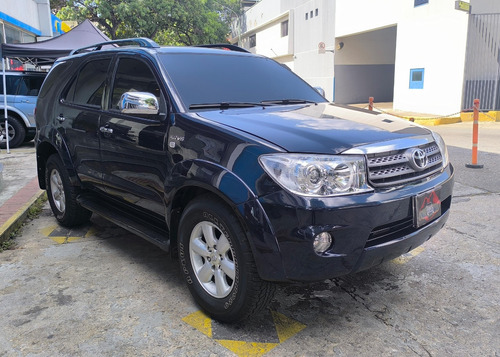Toyota Fortuner 2010