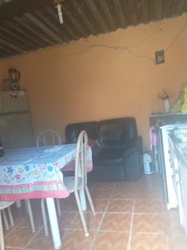 Terreno Com 3 Casas Sendo Uma Com 2 Cômodos E 2 Com 3 Cômodo