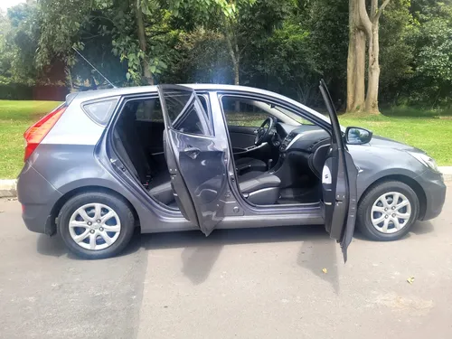 Hyundai Accent 1.6 Gl At 2012