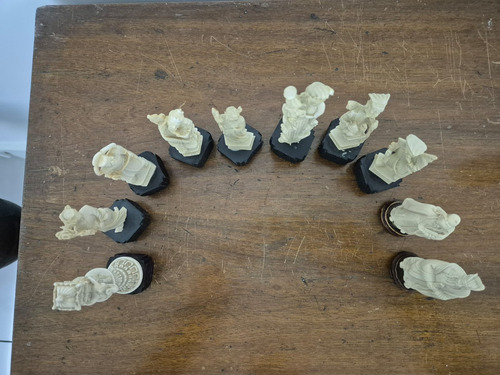 Figuras De Simil Marfil Antiguas Gris (Usado)