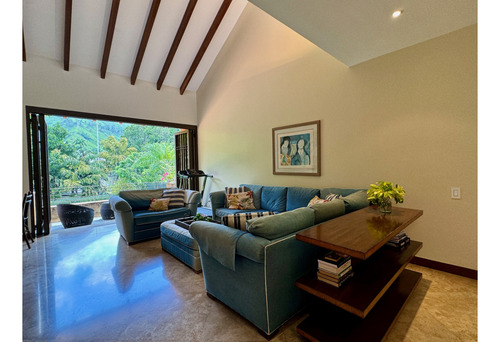 Los Chorros/hermosa Casa Amoblada/2000m2/en Alquiler