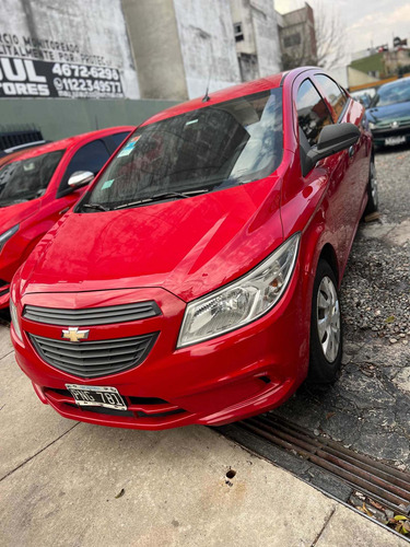 Imagen 2 de 24 de Chevrolet Onix 2016 1.4 Lt 98cv