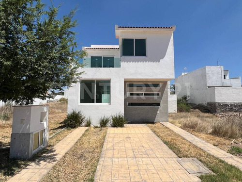 Venta De Casa En Condominio Arboledas, Ciudad Maderas, El Marqués, Querétaro