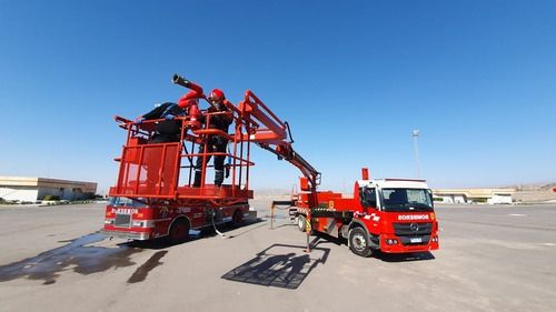 Imagen 5 de 7 de Plataforma Telescópica Para Bomberos Hidralift 15000-b