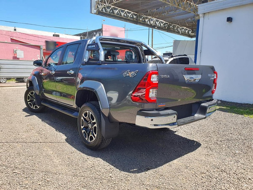 Toyota Hilux 2.8 Dc 4x4 Tdi Srx At6 2024