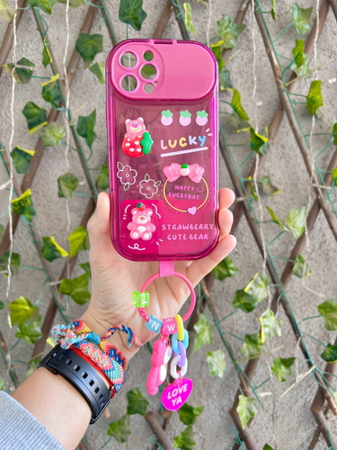 Carcasa Lotso + Colgante 3d iPhone 12 Pro Usada