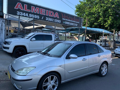 Focus Sedan Ghia 2.016v Automático