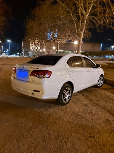Imagen 5 de 11 de Great Wall Voleex C30 2014 1.5 Comfort