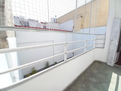 Almagro 4 Ambientes Divinos, Con Terraza Propia De 140 M2!!! Sup Cubierta 142 M2 Super Luminoso