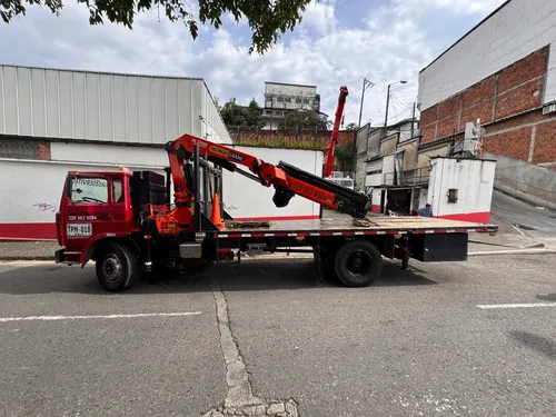 Camion Con Grua Articulada De 10ton