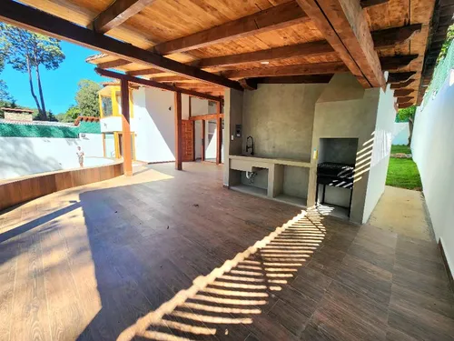 Casa En Renta En Colonia Avándaro, Valle De Bravo, Estado De México