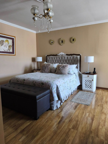 Hermosa Casa En Villa Los Cantaros, Quilicura.