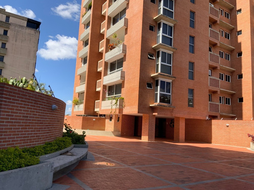 Imagen 2 de 30 de Moderno Apartamento Al Lado Del Gama Plus De La Trinidad