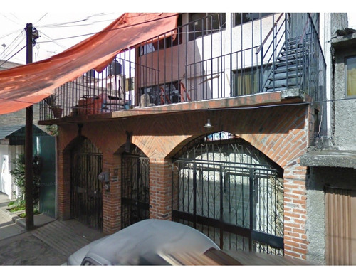 Casa En Remate En C. 2 De Octubre, Fg-513