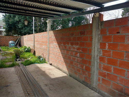 Imagen 2 de 12 de Casa Con 4 Dormitorios.