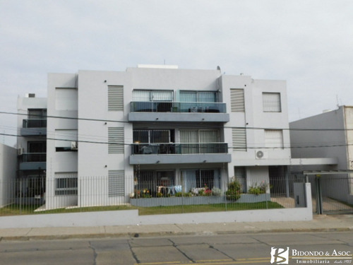 Imagen 2 de 21 de Apartamento En Edificio Con Piscina, Barbacoa Y Cochera Sobre Avenida Millán