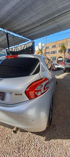 Imagen 10 de 18 de Peugeot 208 Feline Pack Cuir (2014 ; 120.000km)