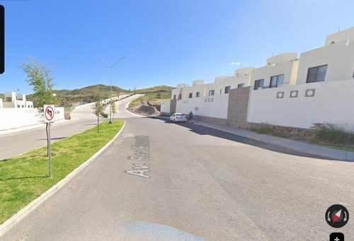 Casa En Fraccionamiento Monticello Chihuahua. Con 2 Recamaras Y 107m2. Muy Cerca De Costco Chihuahua.