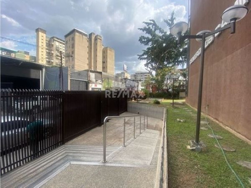 #015 Oficina En Alquiler Los Dos Caminos Con O Sin Muebles