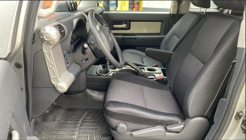Imagen 5 de 9 de Toyota Fj Cruiser 4.0 V6 2012
