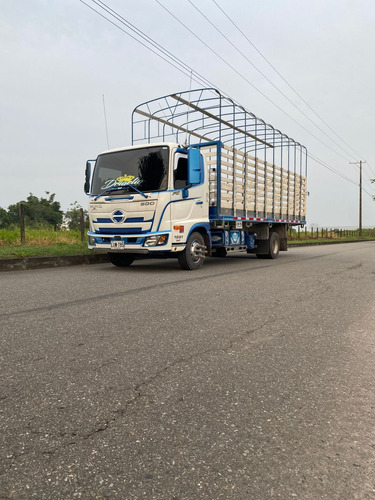 Vendo O Permuto Hermosa Turbo Hino Fc 500 Modelo 2023