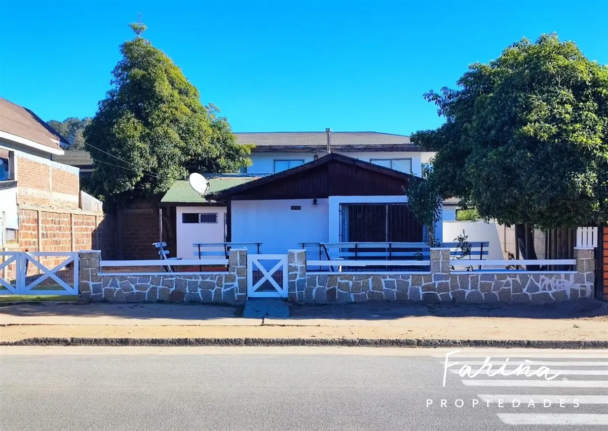 Imagen 2 de 19 de Casa En Venta De 5 Dorm. En Algarrobo