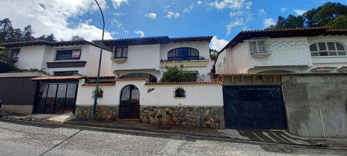 Vendemos Hermosa Casa En Calle Cerrada, Urb. Alto Prado - Xavijinmuebles