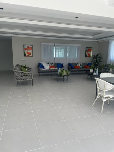 Apartamento En Evaristo Morales