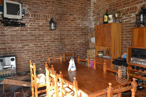 Imagen 25 de 30 de Casa Con Fondo 3 Dormitorios, Quincho- Lanús Este