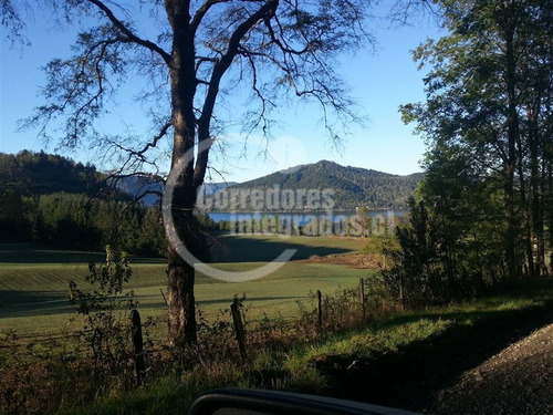 Ug Sitio Con Vista A Lago Colico