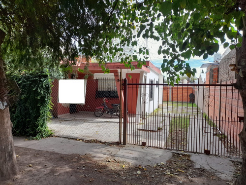 Amplia Casa Americana V. Udaondo En Venta. Proxima Acceso Oeste