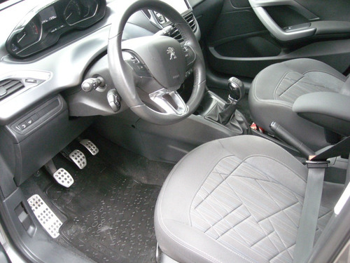 Peugeot 208 Feline 2013