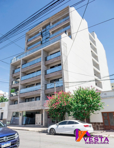 Venta Departamento De Categoria 1 Piso Con Cochera