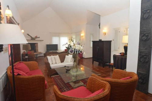 Casa En Venta 4 Dormitorios En San Rafael- Ref: 5217