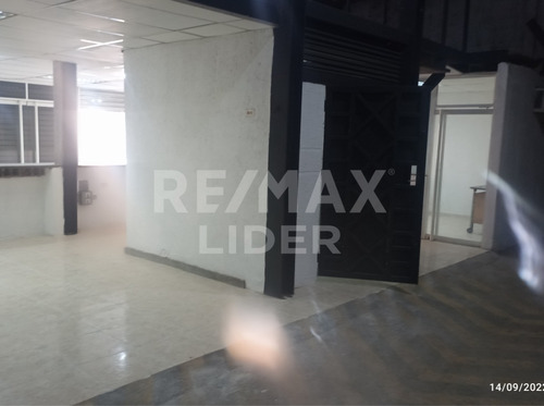 Imagen 7 de 11 de Se Alquila Local Comercial, En La Calle Bella Vista. Lumir Medrano. 04248996554.
