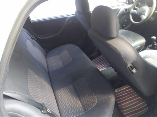 Imagem 7 de 9 de Chevrolet Celta 1.0
