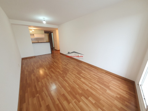 Imagen 7 de 27 de Apartamento De 2 Dormitorios Con Garage Incluido! Piso Alto Con Balcon Al Frente En Cordon Sur.