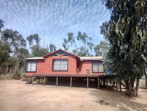 Casa En Huaquen. 4 Piezas Dormitorio Principal Con Baño.