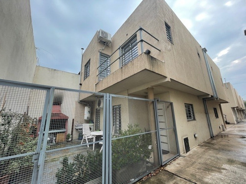 Imagen 4 de 11 de Venta- Duplex 3 Ambientes Apto Credito En Luis Guillon !