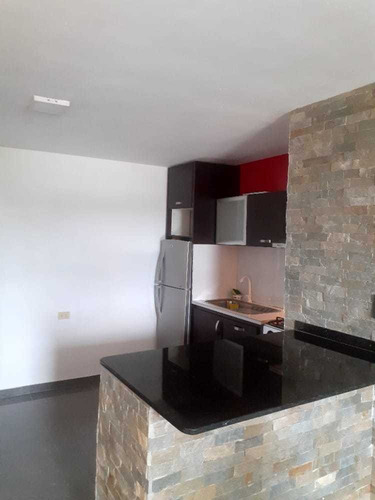 Imagen 8 de 17 de Apartamento En Venta En Los Guayos Paraparal