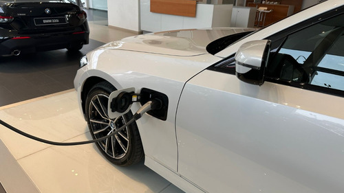 Bmw 330e Hibrido Enchufable / Bremen Motors Palermo